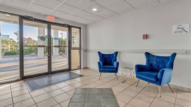 <b>Baymont by Wyndham North Myrtle Beach Lobby</b>. Images powered by <a href="https://iceportal.shijigroup.com/" title="IcePortal" target="_blank">IcePortal</a>.