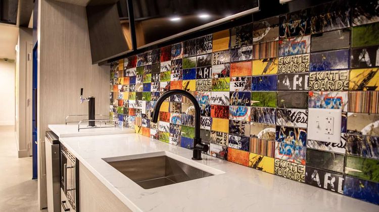 Chroma Hotel Restaurant