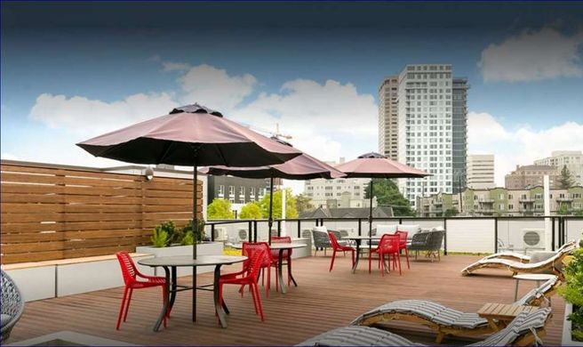 Chroma Hotel Exterior