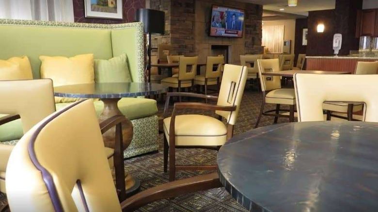 <b>Wingate by Wyndham Elkins Lobby</b>. Images powered by <a href="https://iceportal.shijigroup.com/" title="IcePortal" target="_blank">IcePortal</a>.