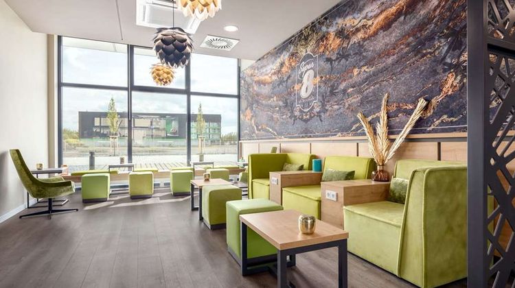Super 8 by Wyndham Oberhausen Lobby