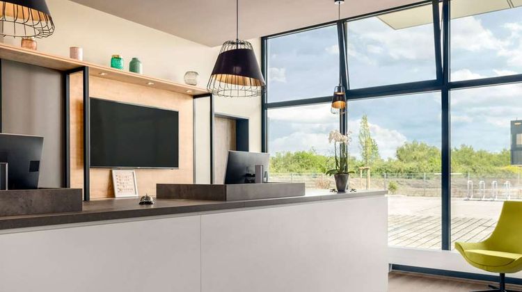 Super 8 by Wyndham Oberhausen Lobby