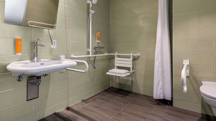 Super 8 by Wyndham Oberhausen Room