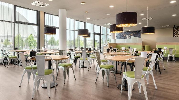Super 8 by Wyndham Oberhausen Restaurant