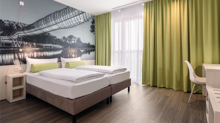 Super 8 by Wyndham Oberhausen Room