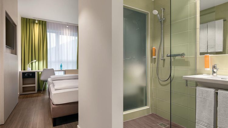 Super 8 by Wyndham Oberhausen Room