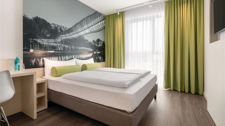 Super 8 by Wyndham Oberhausen Room