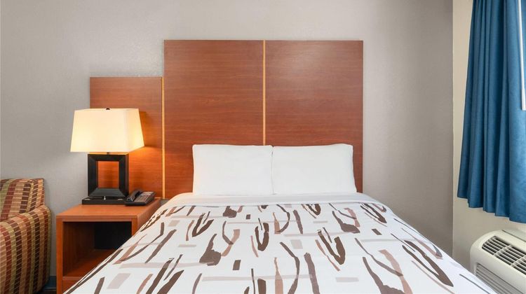 Travelodge by Wyndham Albuquerque West Room
