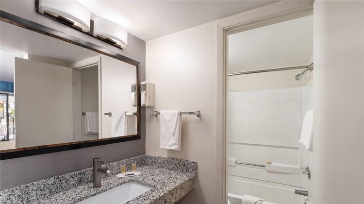 Travelodge by Wyndham Albuquerque West Room