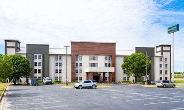 La Quinta Inn & Suites by Wyndham Jonesboro