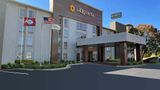 La Quinta Inn & Suites by Wyndham Jonesboro Exterior