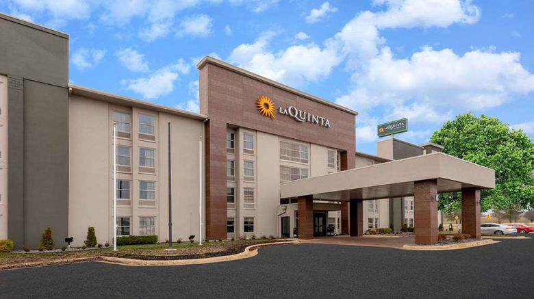 <b>La Quinta Inn & Suites by Wyndham Jonesboro Exterior</b>. Images powered by <a href="https://iceportal.shijigroup.com/" title="IcePortal" target="_blank">IcePortal</a>.