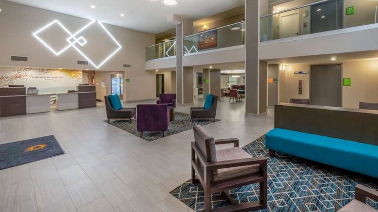 <b>La Quinta Inn & Suites by Wyndham Jonesboro Lobby</b>. Images powered by <a href="https://iceportal.shijigroup.com/" title="IcePortal" target="_blank">IcePortal</a>.
