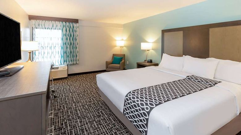 <b>La Quinta Inn & Suites by Wyndham Jonesboro Room</b>. Images powered by <a href="https://iceportal.shijigroup.com/" title="IcePortal" target="_blank">IcePortal</a>.