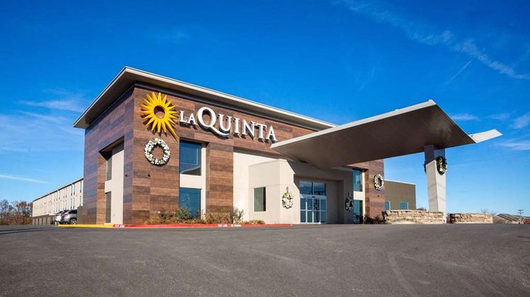 La Quinta Inn & Suites Branson Exterior