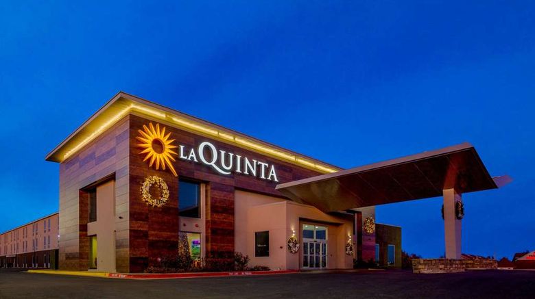 <b>La Quinta Inn & Suites Branson Exterior</b>. Images powered by <a href="https://iceportal.shijigroup.com/" title="IcePortal" target="_blank">IcePortal</a>.