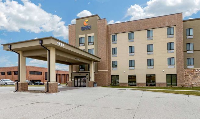 Comfort Inn & Suites West Des Moines Exterior