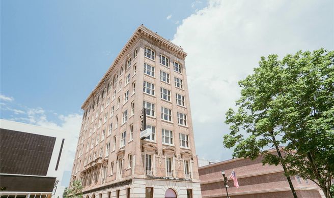 The Esquire Hotel, an Ascend Collection Exterior