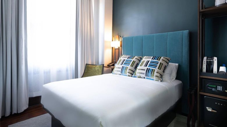 <b>The Esquire Hotel, an Ascend Collection Room</b>. Images powered by <a href="https://iceportal.shijigroup.com/" title="IcePortal" target="_blank">IcePortal</a>.