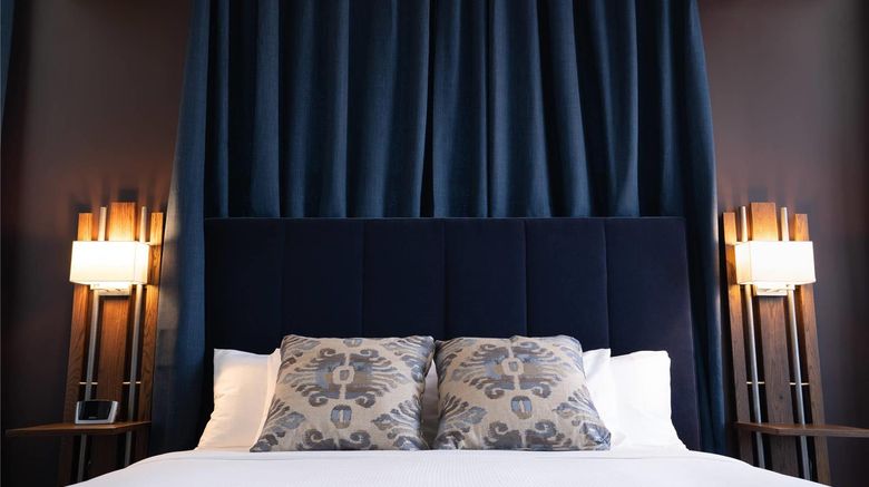 <b>The Esquire Hotel, an Ascend Collection Suite</b>. Images powered by <a href="https://iceportal.shijigroup.com/" title="IcePortal" target="_blank">IcePortal</a>.