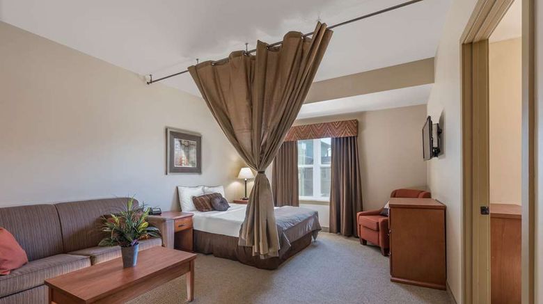 <b>Clarion Hotel and Suites Williston Room</b>. Images powered by <a href="https://iceportal.shijigroup.com/" title="IcePortal" target="_blank">IcePortal</a>.