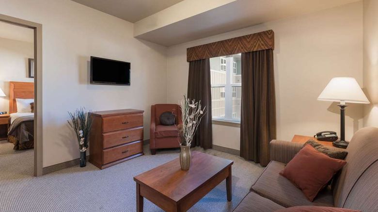 <b>Clarion Hotel and Suites Williston Room</b>. Images powered by <a href="https://iceportal.shijigroup.com/" title="IcePortal" target="_blank">IcePortal</a>.