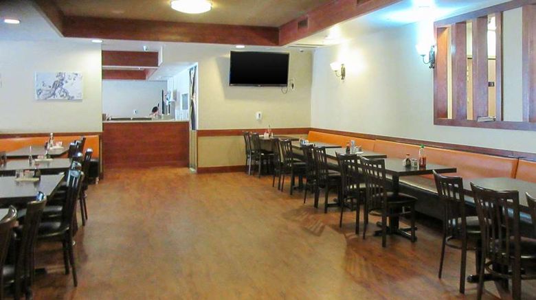 <b>Clarion Hotel and Suites Williston Restaurant</b>. Images powered by <a href="https://iceportal.shijigroup.com/" title="IcePortal" target="_blank">IcePortal</a>.