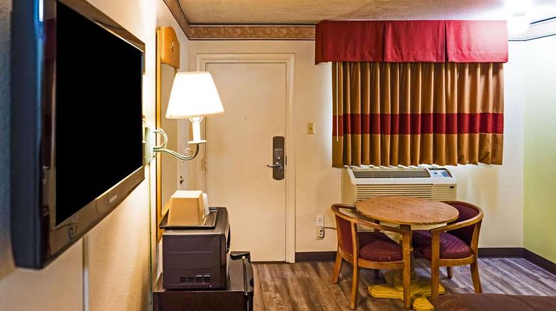 <b>Rodeway Inn Downtown Albuquerque Room</b>. Images powered by <a href="https://iceportal.shijigroup.com/" title="IcePortal" target="_blank">IcePortal</a>.