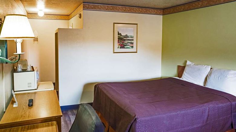 <b>Rodeway Inn Downtown Albuquerque Room</b>. Images powered by <a href="https://iceportal.shijigroup.com/" title="IcePortal" target="_blank">IcePortal</a>.