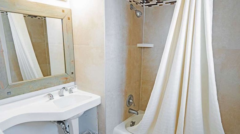 <b>Rodeway Inn Downtown Albuquerque Room</b>. Images powered by <a href="https://iceportal.shijigroup.com/" title="IcePortal" target="_blank">IcePortal</a>.