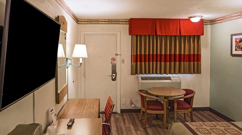 <b>Rodeway Inn Downtown Albuquerque Room</b>. Images powered by <a href="https://iceportal.shijigroup.com/" title="IcePortal" target="_blank">IcePortal</a>.