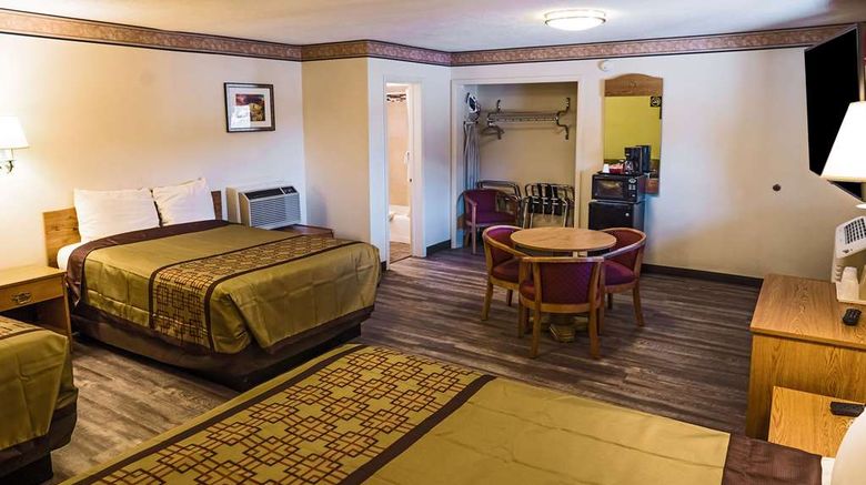 <b>Rodeway Inn Downtown Albuquerque Room</b>. Images powered by <a href="https://iceportal.shijigroup.com/" title="IcePortal" target="_blank">IcePortal</a>.