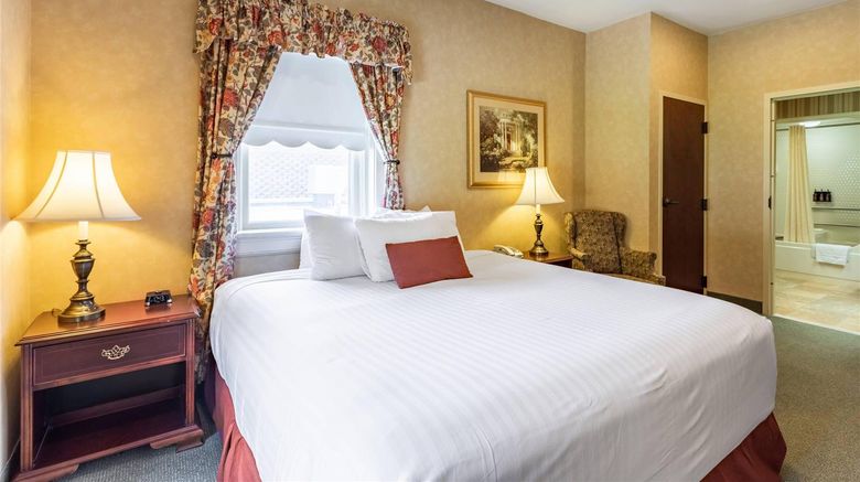 <b>Traditions at the Glen Room</b>. Images powered by <a href="https://iceportal.shijigroup.com/" title="IcePortal" target="_blank">IcePortal</a>.