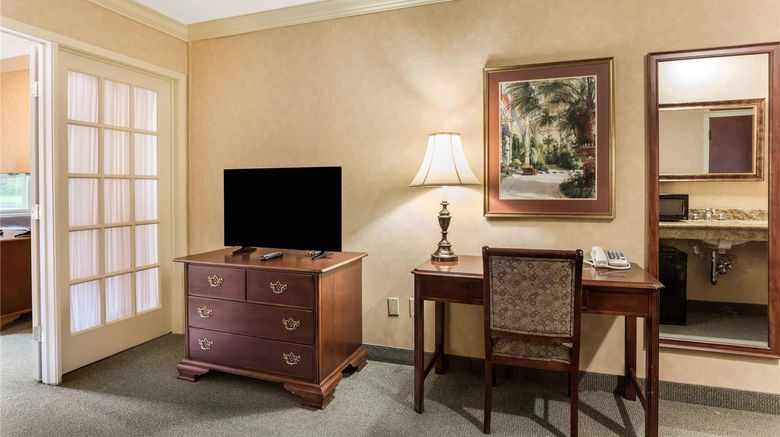 <b>Traditions at the Glen Suite</b>. Images powered by <a href="https://iceportal.shijigroup.com/" title="IcePortal" target="_blank">IcePortal</a>.