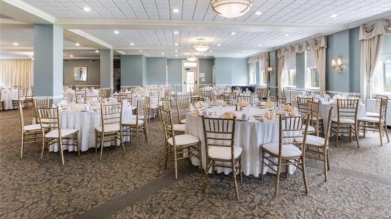<b>Traditions at the Glen Meeting</b>. Images powered by <a href="https://iceportal.shijigroup.com/" title="IcePortal" target="_blank">IcePortal</a>.