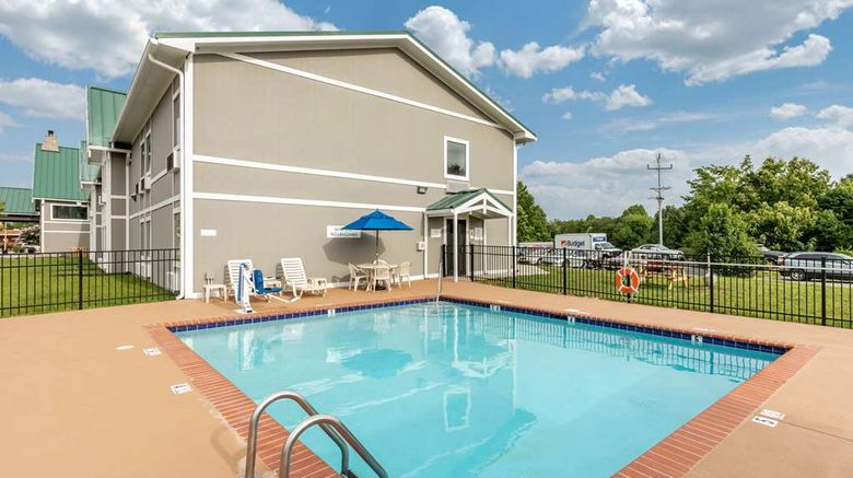 <b>Quality Inn Monteagle Pool</b>. Images powered by <a href="https://iceportal.shijigroup.com/" title="IcePortal" target="_blank">IcePortal</a>.
