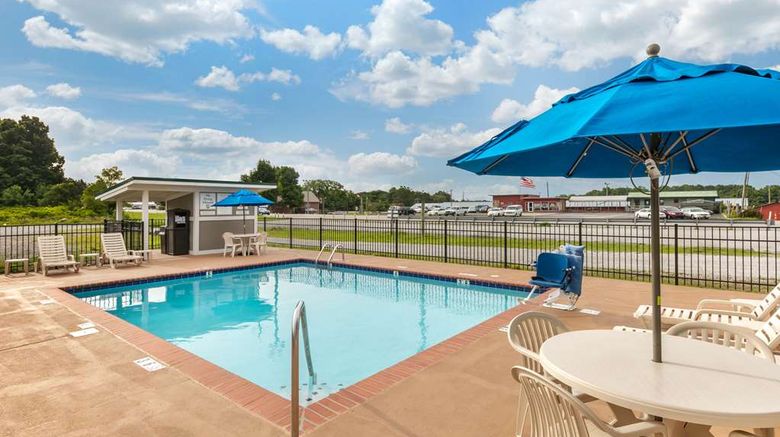<b>Quality Inn Monteagle Pool</b>. Images powered by <a href="https://iceportal.shijigroup.com/" title="IcePortal" target="_blank">IcePortal</a>.