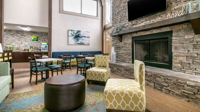 <b>Quality Inn Monteagle Lobby</b>. Images powered by <a href="https://iceportal.shijigroup.com/" title="IcePortal" target="_blank">IcePortal</a>.