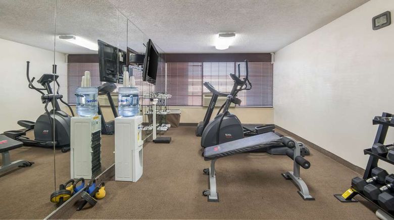 <b>Quality Inn Sweetwater Health</b>. Images powered by <a href="https://iceportal.shijigroup.com/" title="IcePortal" target="_blank">IcePortal</a>.