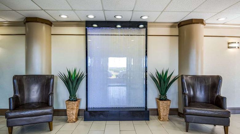 <b>Quality Inn Sweetwater Lobby</b>. Images powered by <a href="https://iceportal.shijigroup.com/" title="IcePortal" target="_blank">IcePortal</a>.