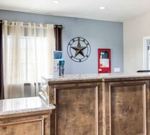Rodeway Inn & Suites Port Arthur Lobby