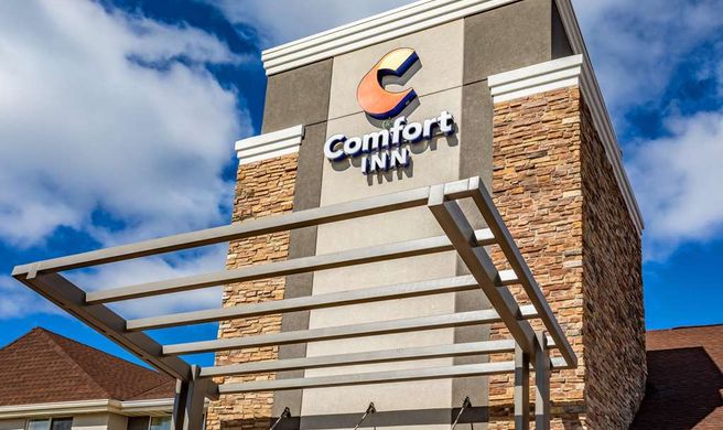 Comfort Inn Waukesha Milwaukee West Exterior