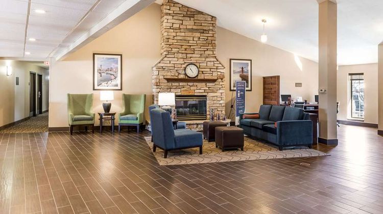 Comfort Inn Waukesha Milwaukee West Lobby