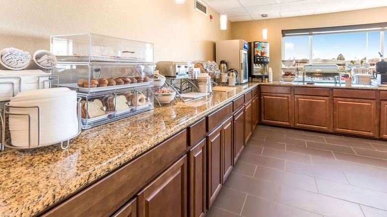 <b>Comfort Inn Waukesha Milwaukee West Restaurant</b>. Images powered by <a href="https://iceportal.shijigroup.com/" title="IcePortal" target="_blank">IcePortal</a>.