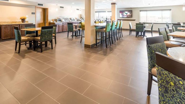 <b>Comfort Inn Waukesha Milwaukee West Restaurant</b>. Images powered by <a href="https://iceportal.shijigroup.com/" title="IcePortal" target="_blank">IcePortal</a>.