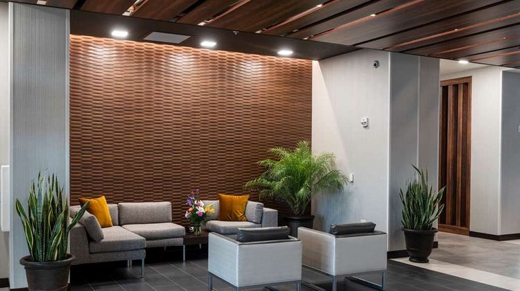 Wingate by Wyndham Angola Lobby