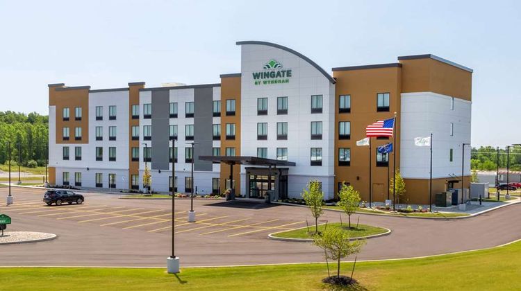 Wingate by Wyndham Angola Exterior