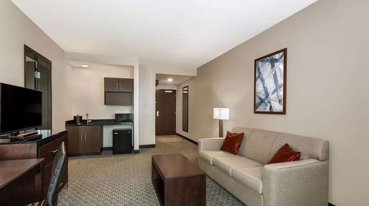 Wingate by Wyndham Angola Suite
