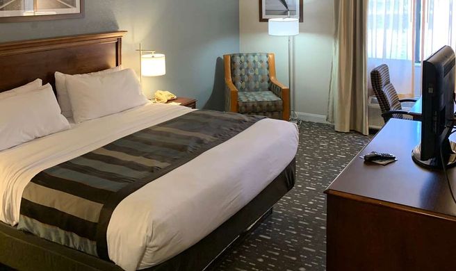 Wingate by Wyndham Brighton Room
