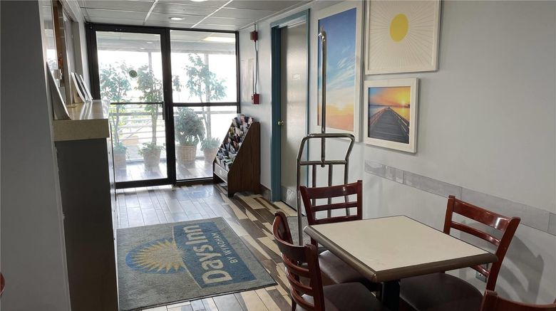 <b>Days Inn by Wyndham Jersey City Lobby</b>. Images powered by <a href="https://iceportal.shijigroup.com/" title="IcePortal" target="_blank">IcePortal</a>.